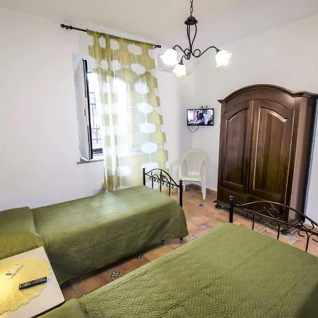 Apartment Locazione Turistica Anna-1 *